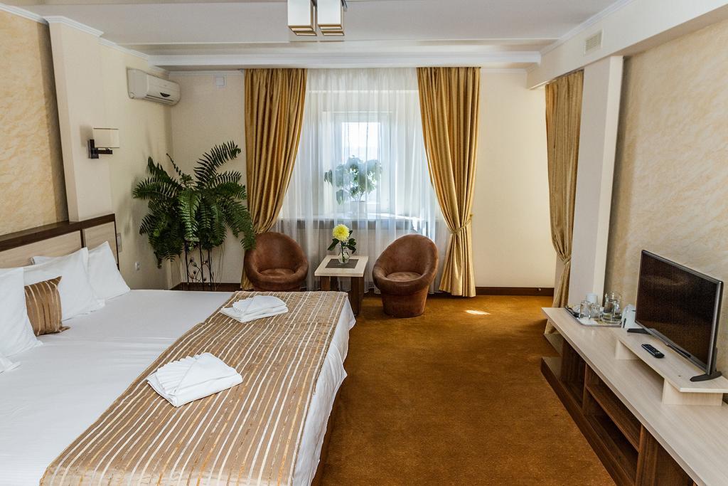 7 Sky Hotel Klinicheskaya Street Kiev Luaran gambar