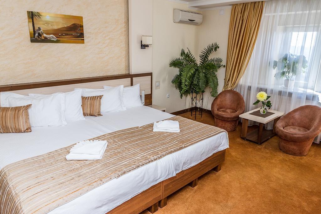 7 Sky Hotel Klinicheskaya Street Kiev Luaran gambar