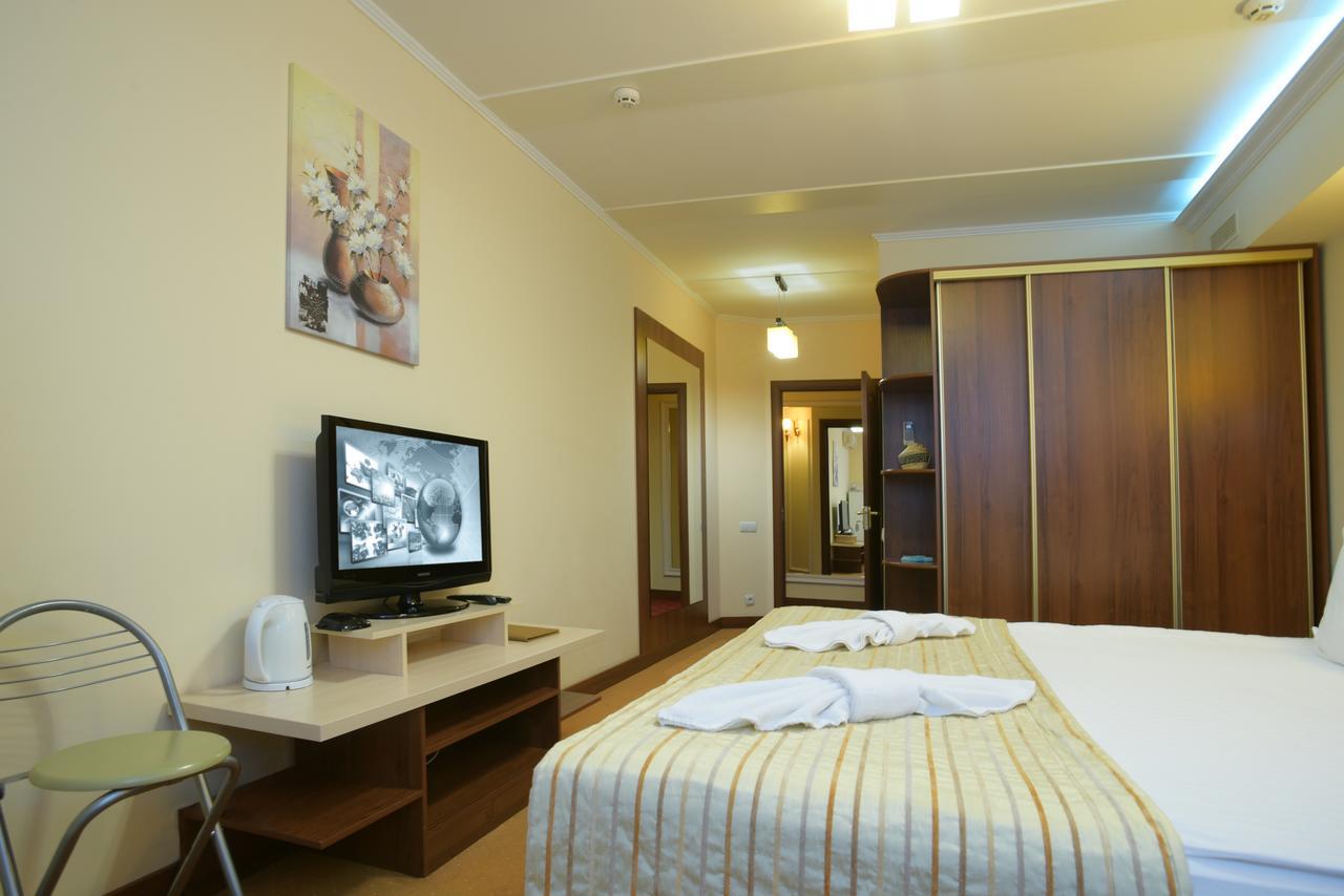 7 Sky Hotel Klinicheskaya Street Kiev Luaran gambar