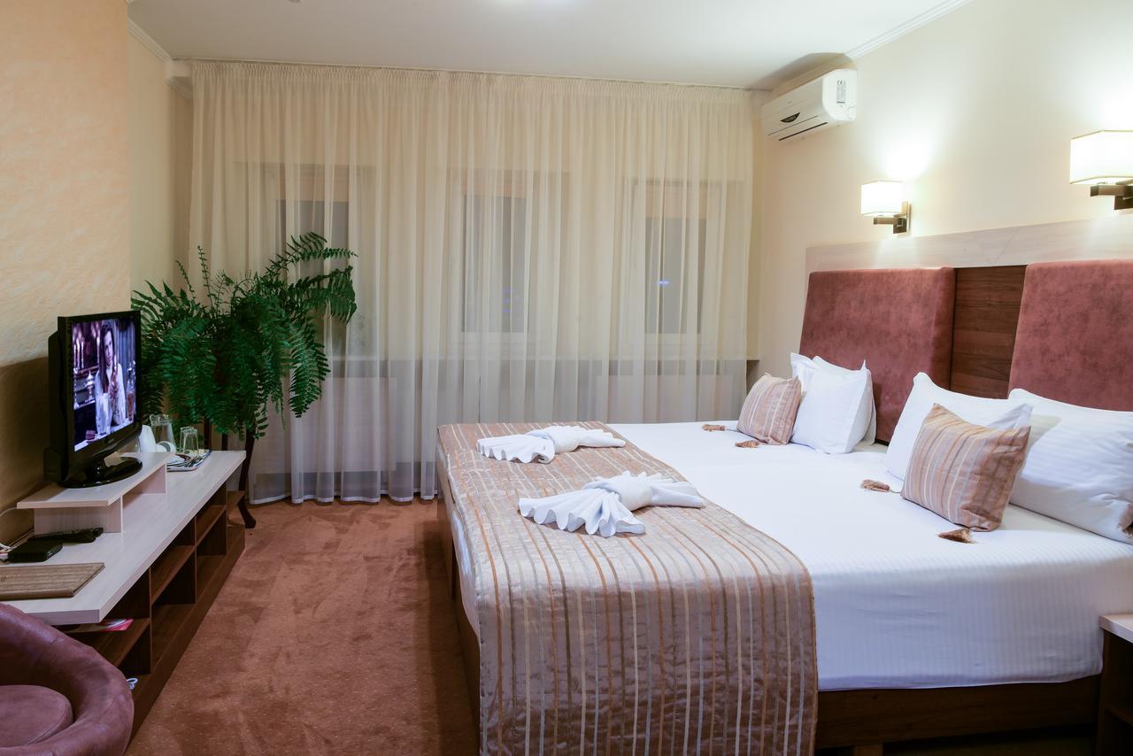 7 Sky Hotel Klinicheskaya Street Kiev Luaran gambar