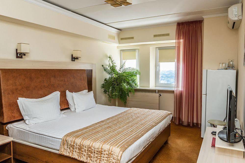 7 Sky Hotel Klinicheskaya Street Kiev Luaran gambar