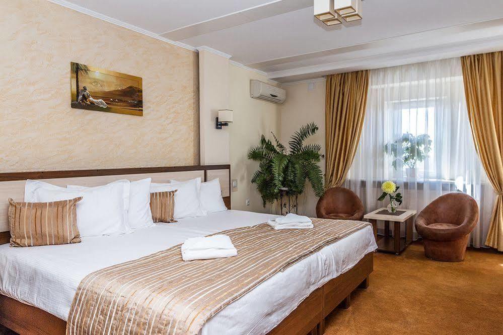 7 Sky Hotel Klinicheskaya Street Kiev Luaran gambar
